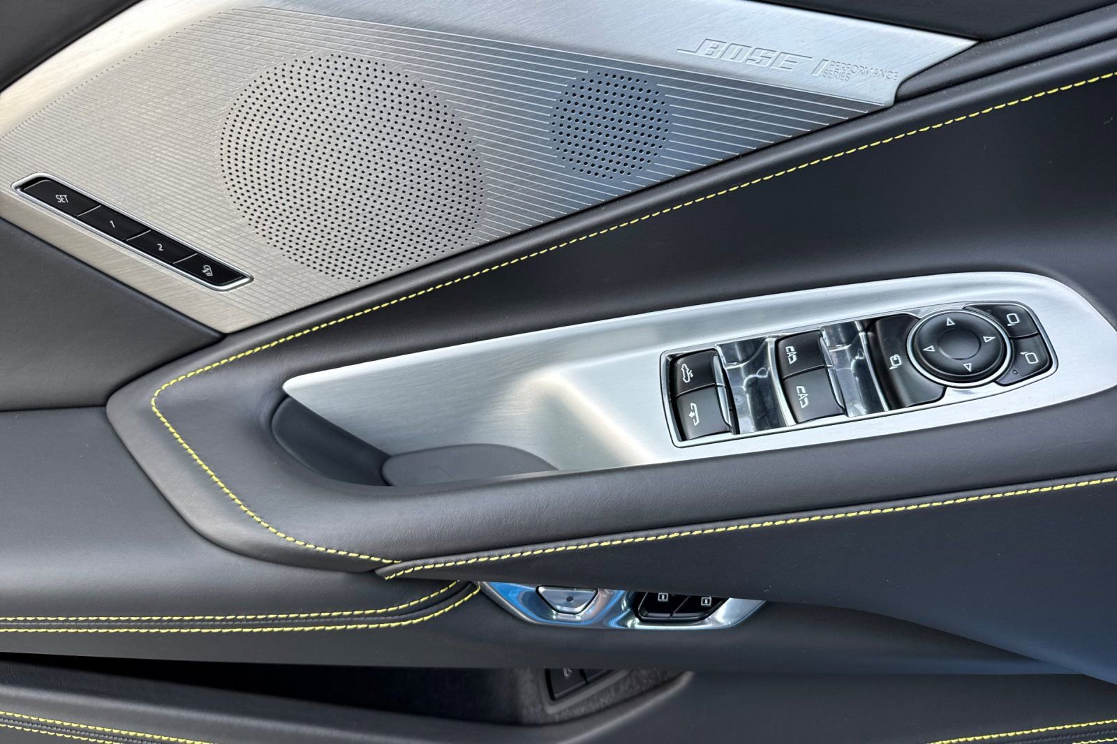 Used 2021 Chevrolet Corvette Stingray Premium Conv w/ Z51 Performance Package image 25