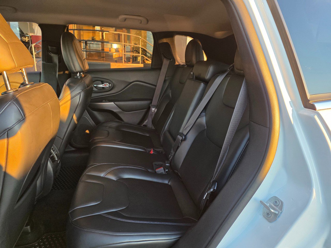 Used 2020 Jeep Cherokee Latitude Plus w/ Cold Weather Group image 18