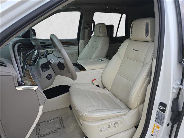 Used 2023 Cadillac Escalade Premium Luxury Platinum image 15
