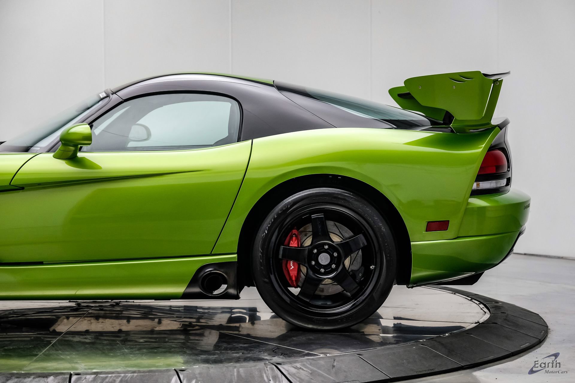Used 2010 Dodge Viper ACR image 11