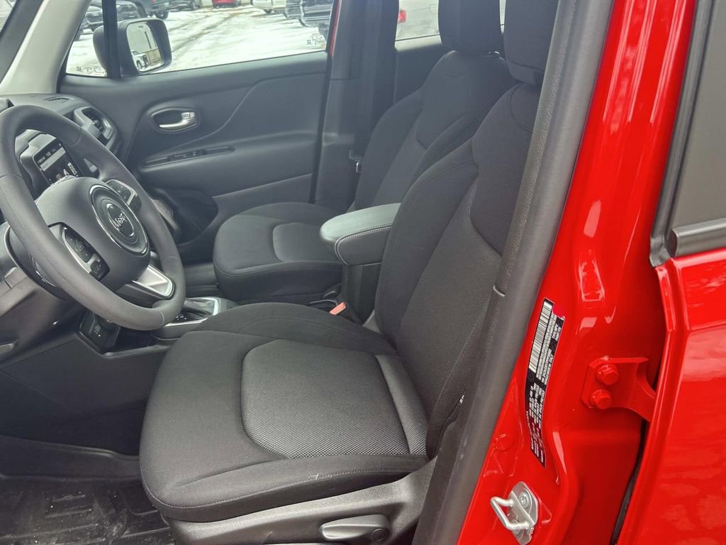Used 2023 Jeep Renegade Latitude image 15