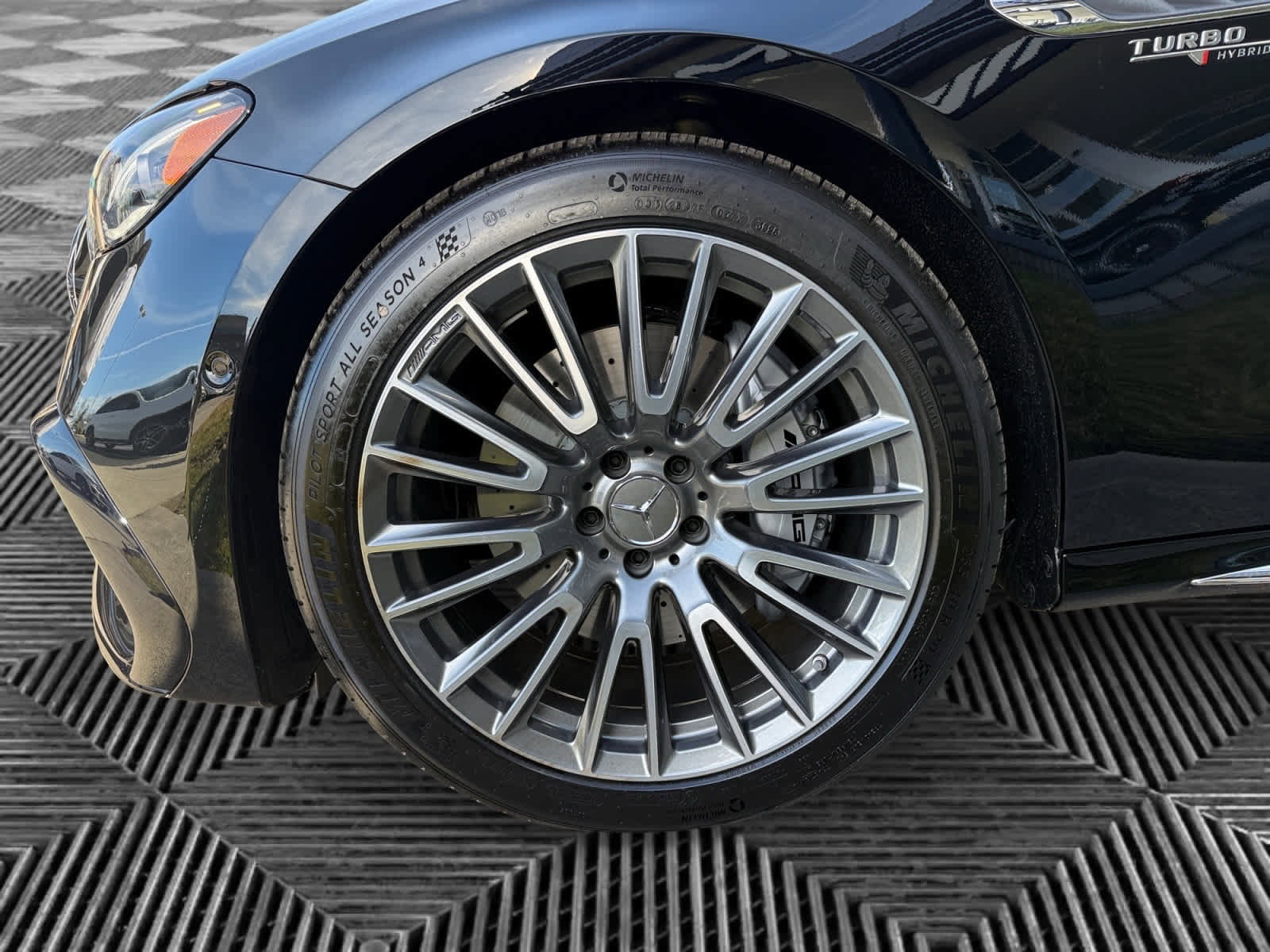 New 2026 Mercedes-Benz E 53 AMG e 4MATIC Sedan image 9