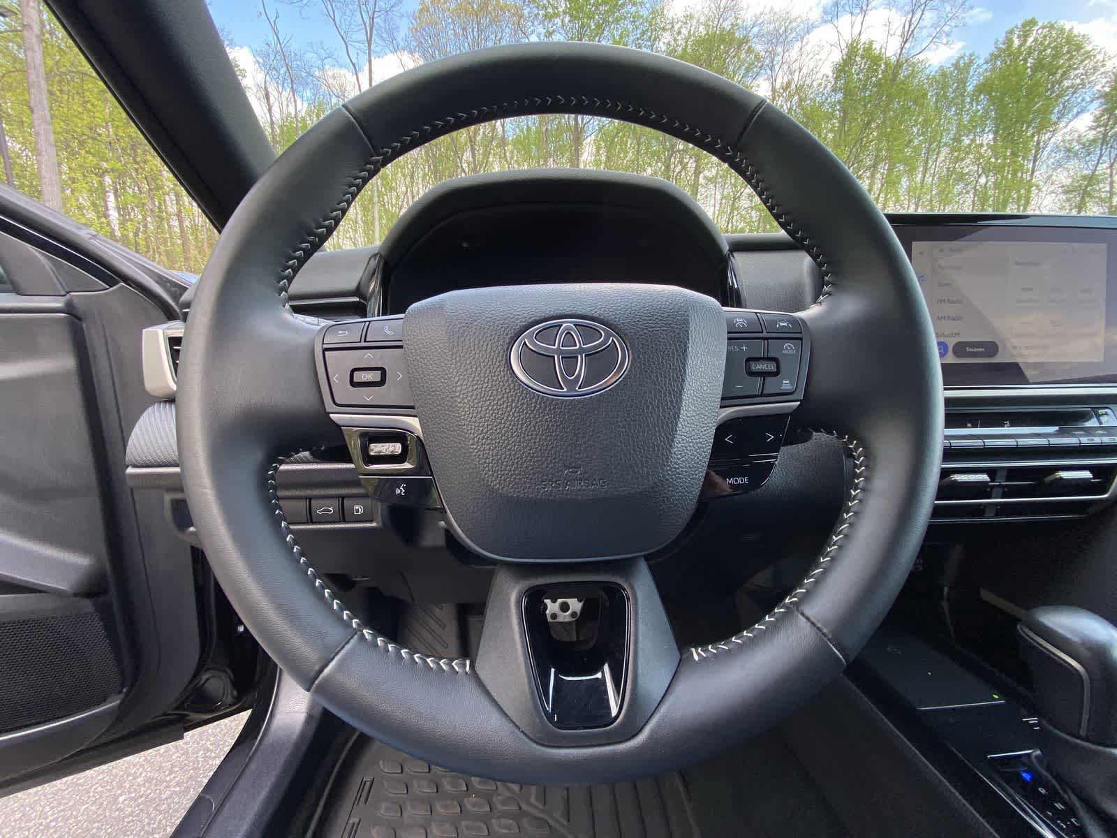 Used 2025 Toyota Camry SE FWD image 28