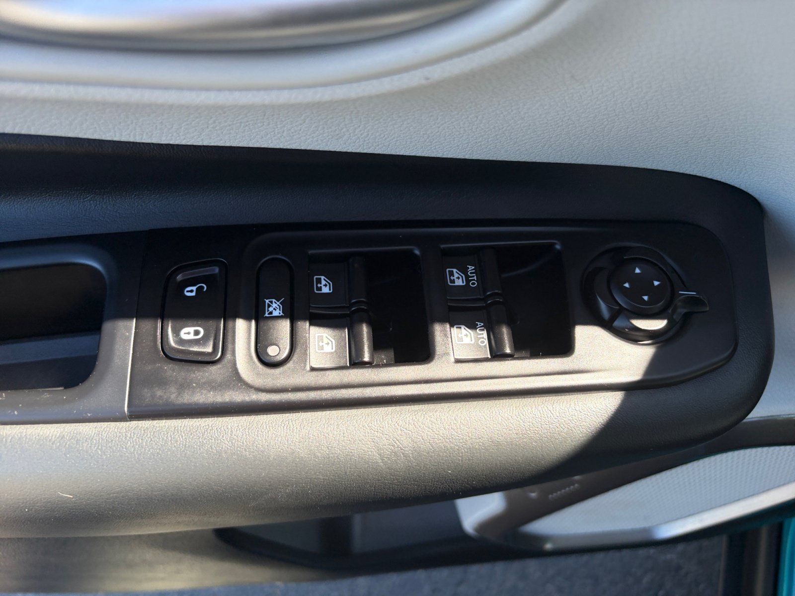 Used 2022 Jeep Renegade Latitude w/ Convenience Group AWD/4WD image 13