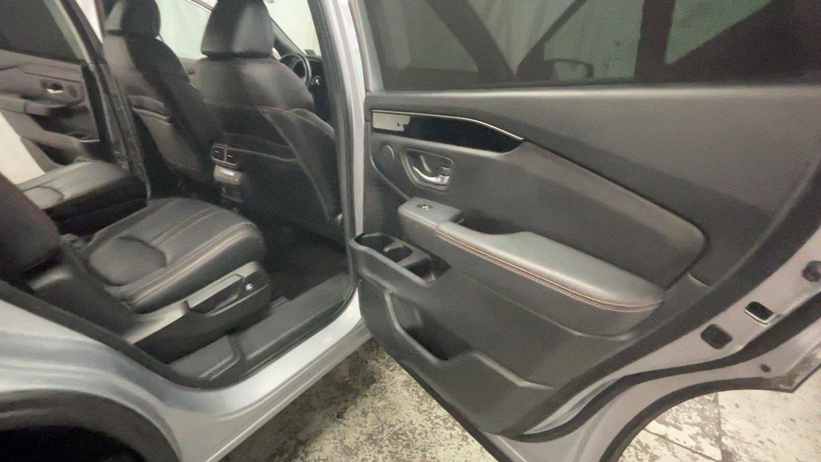 Certified 2025 Honda Pilot TrailSport image 21