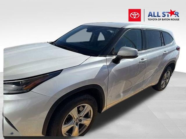 Used 2022 Toyota Highlander LE image 1