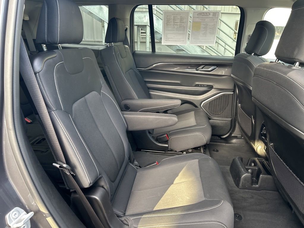 Used 2022 Jeep Grand Cherokee L Laredo w/ Luxury Tech Group I image 44