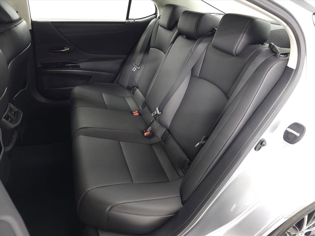 Certified 2024 Lexus ES 350 w/ Premium Package image 29