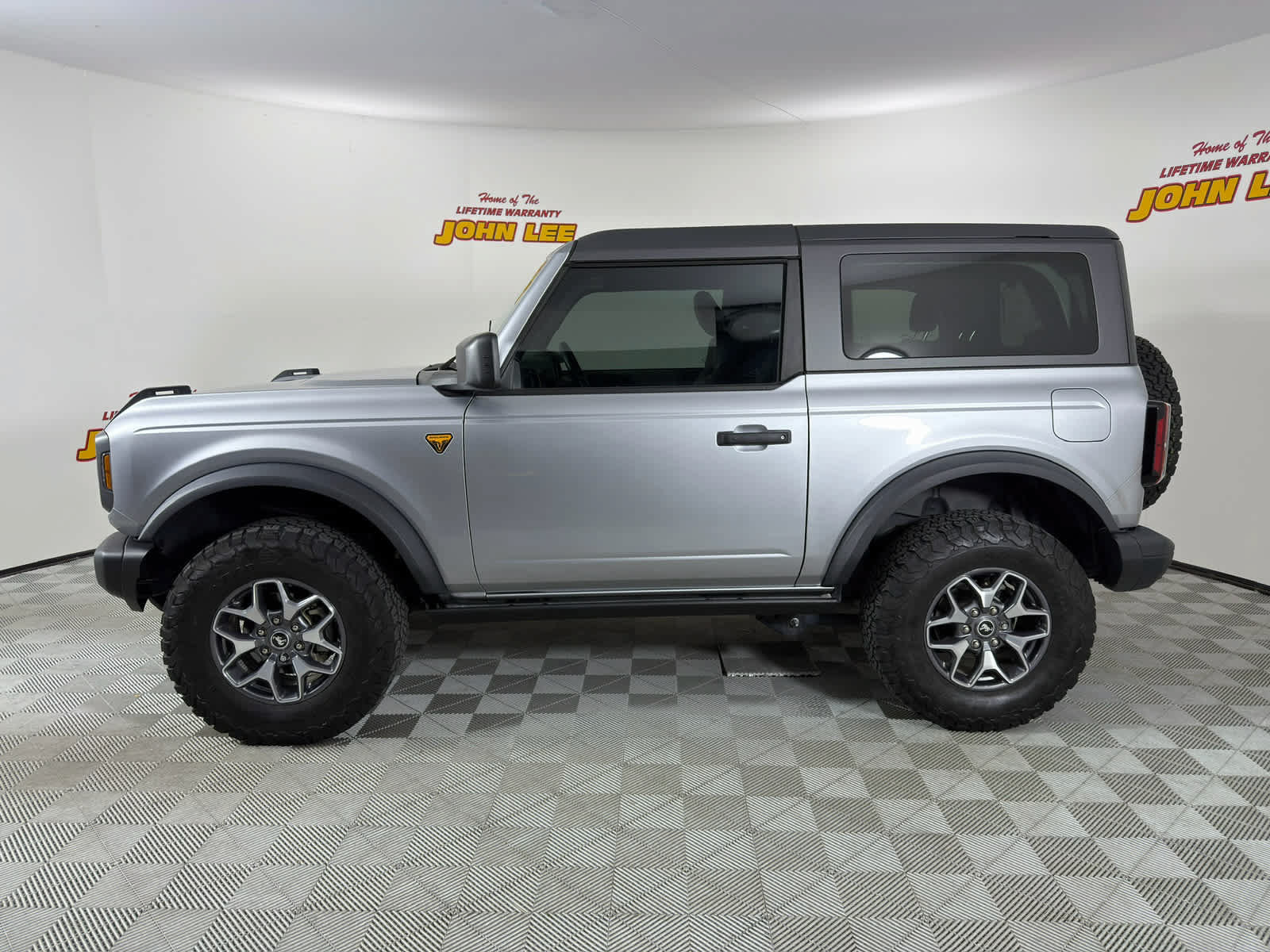 Used 2023 Ford Bronco Badlands AWD/4WD image 2