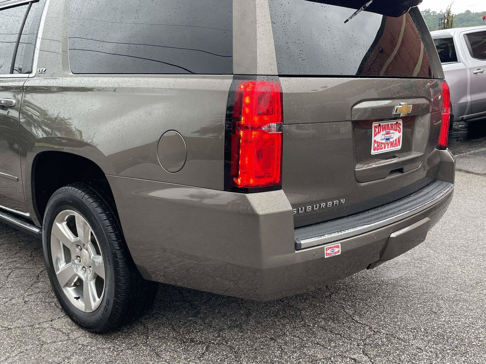 Used 2016 Chevrolet Suburban LTZ AWD/4WD image 30