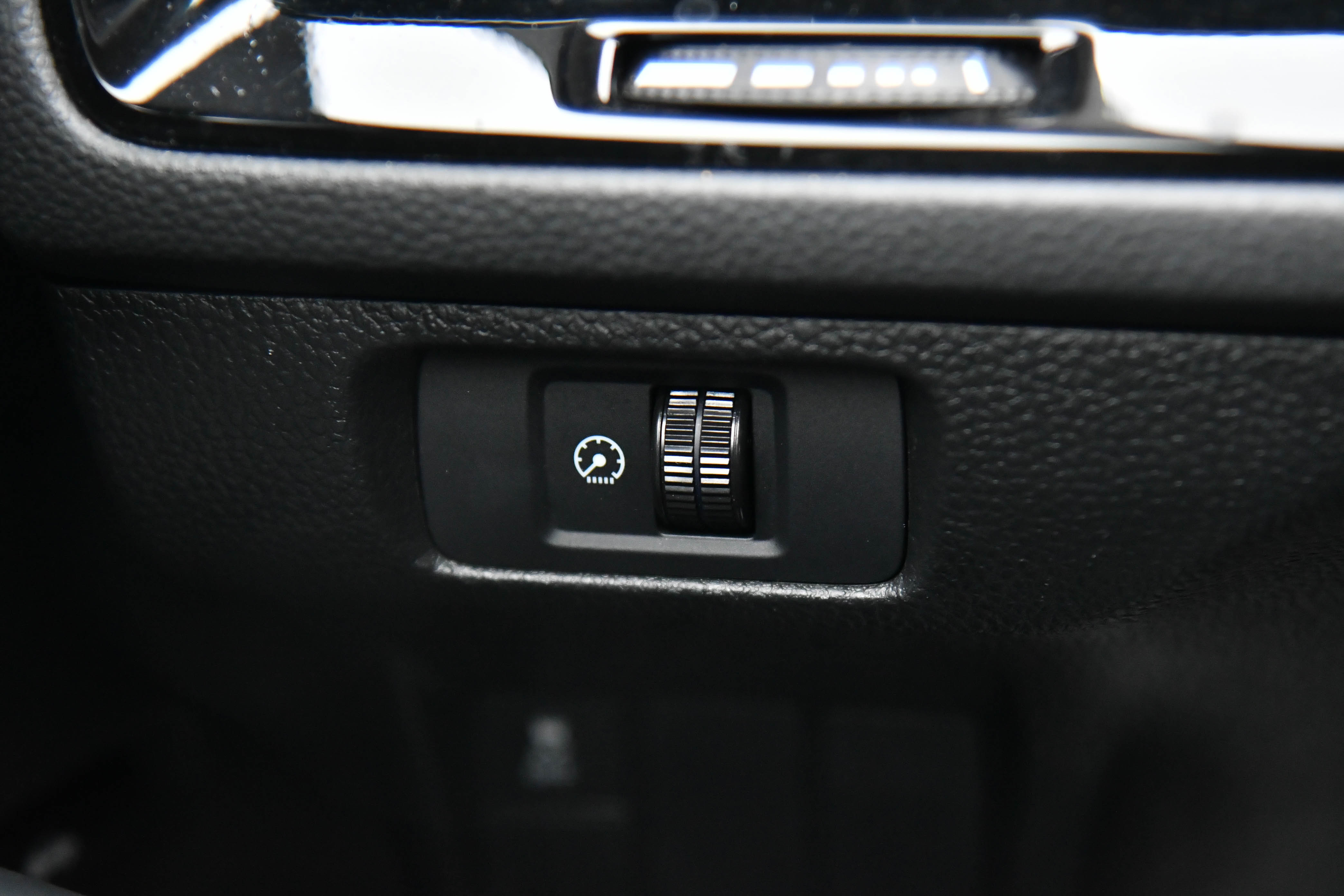 Used 2025 Honda Civic LX image 30