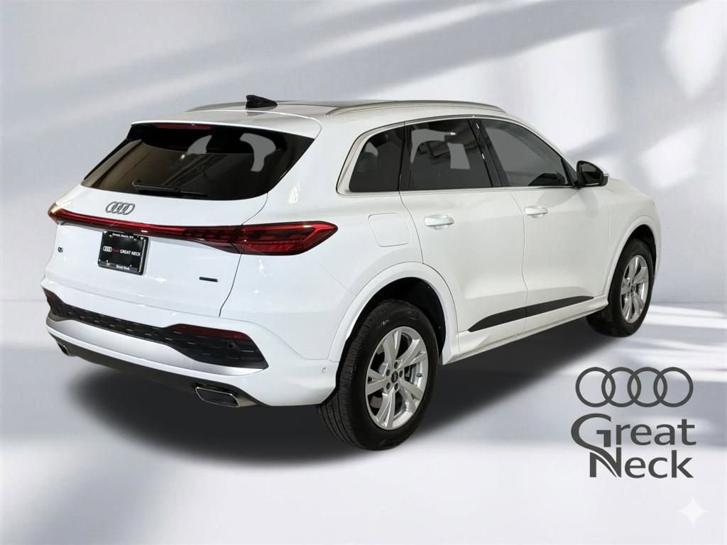 Certified 2025 Audi Q5 Premium w/ Convenience Package image 11