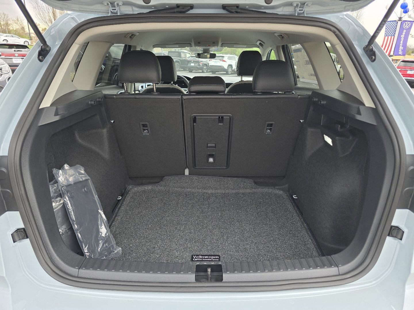 New 2026 Volkswagen Taos SE FWD image 11