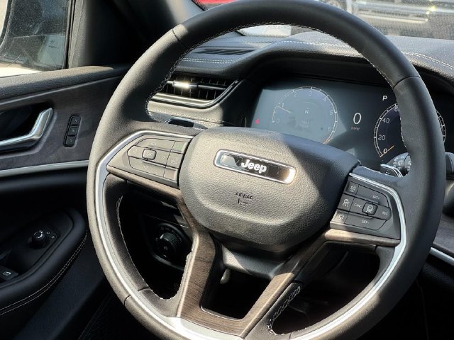 New 2027 Jeep Grand Cherokee L Limited w/ Limited Altitude Package AWD/4WD image 15