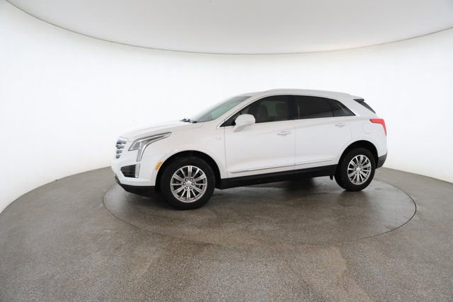 Used 2017 Cadillac XT5 Luxury w/ Driver Awareness Package image 4