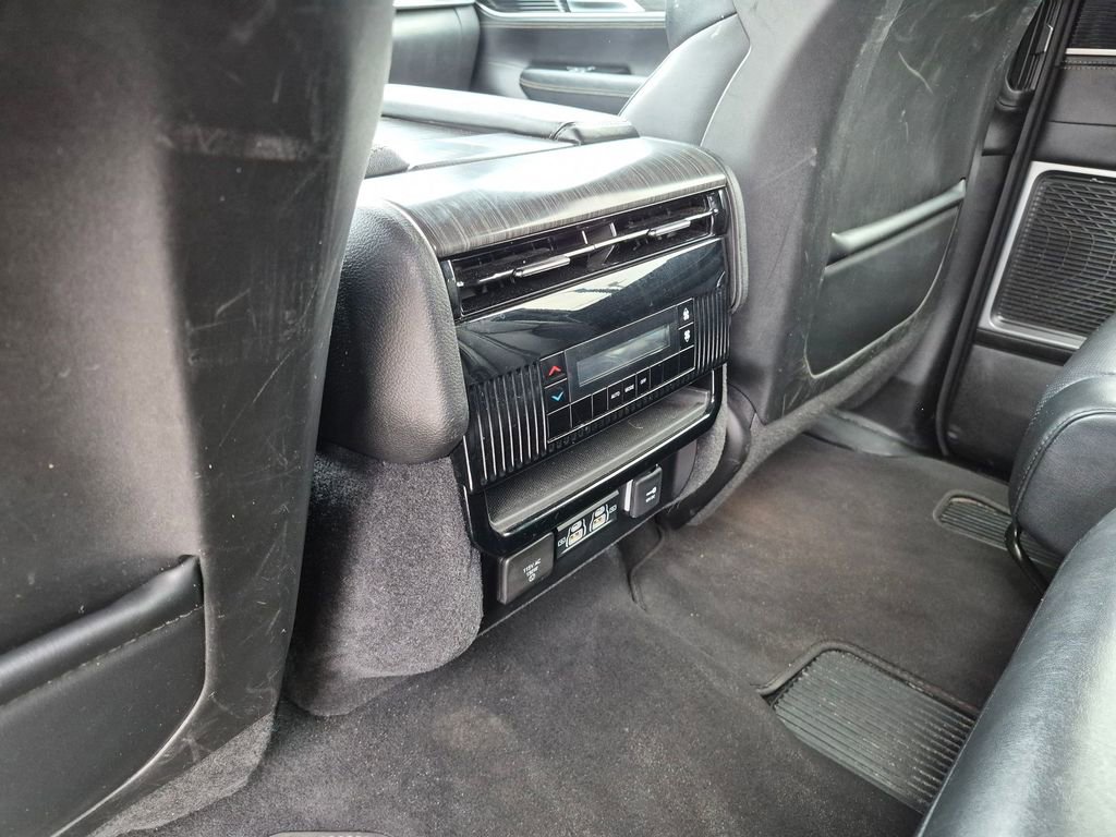 Used 2024 Jeep Wagoneer Series II w/ Flexible Seating Group AWD/4WD image 28