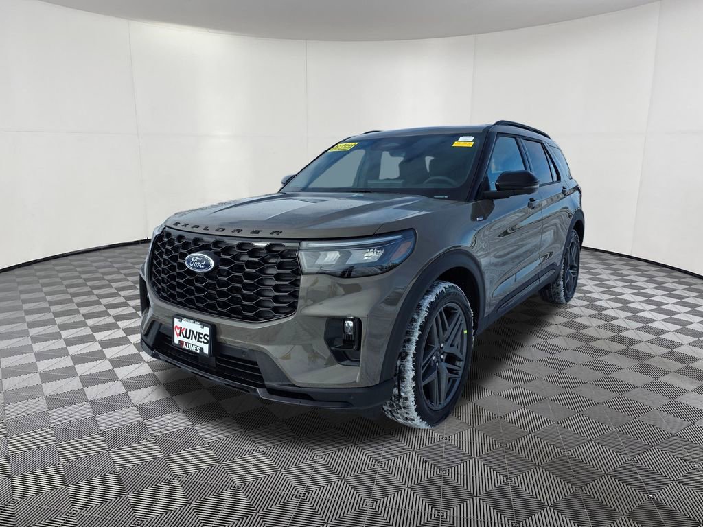 New 2026 Ford Explorer ST-Line w/ ST-Line Street Pack AWD/4WD image 3