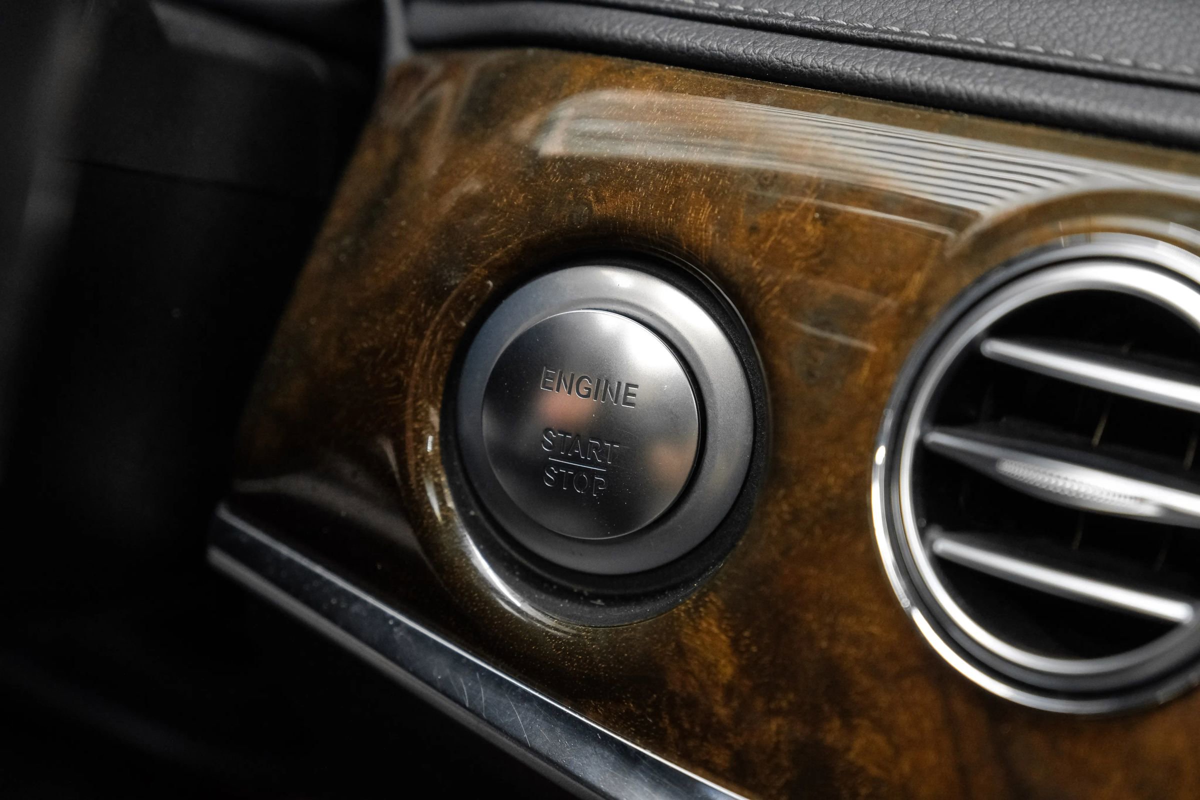 Used 2014 Mercedes-Benz S 550 Sedan image 25