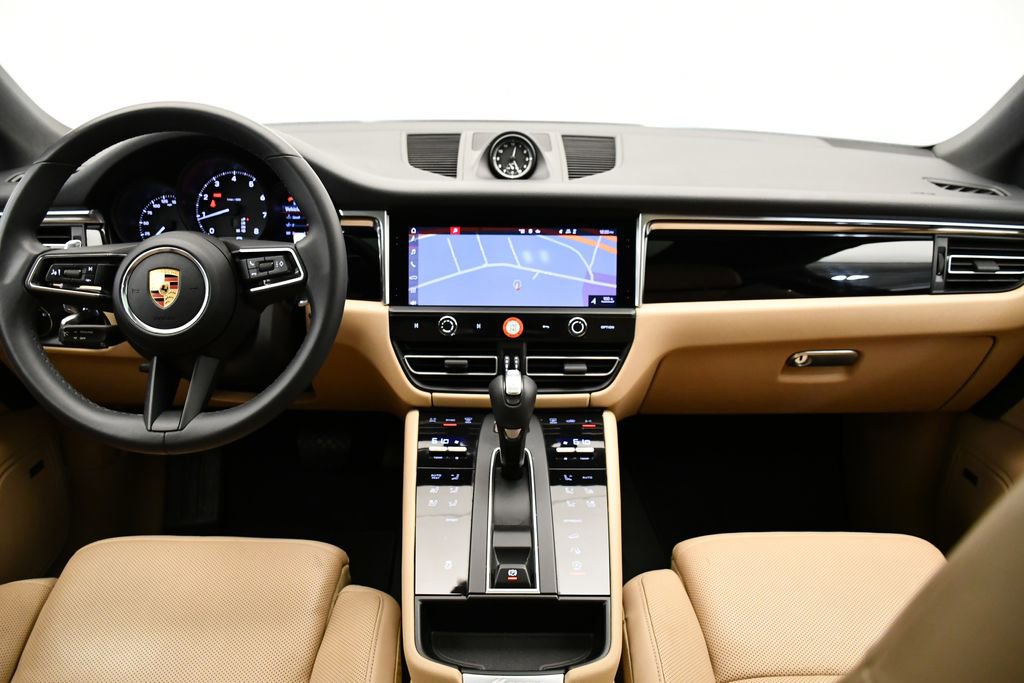 Used 2022 Porsche Macan image 22