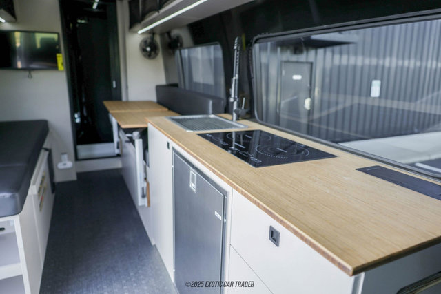 Used 2024 Mercedes-Benz Sprinter 2500 image 53
