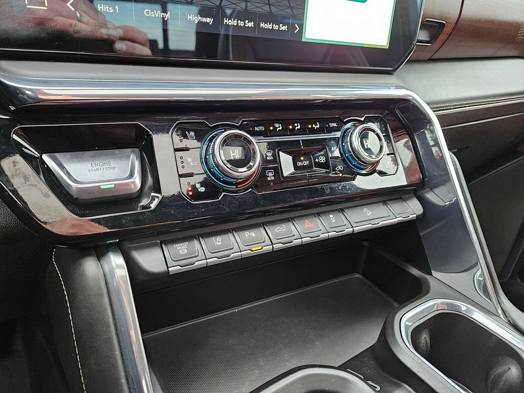 Used 2024 GMC Sierra 3500 Denali Ultimate AWD/4WD image 24