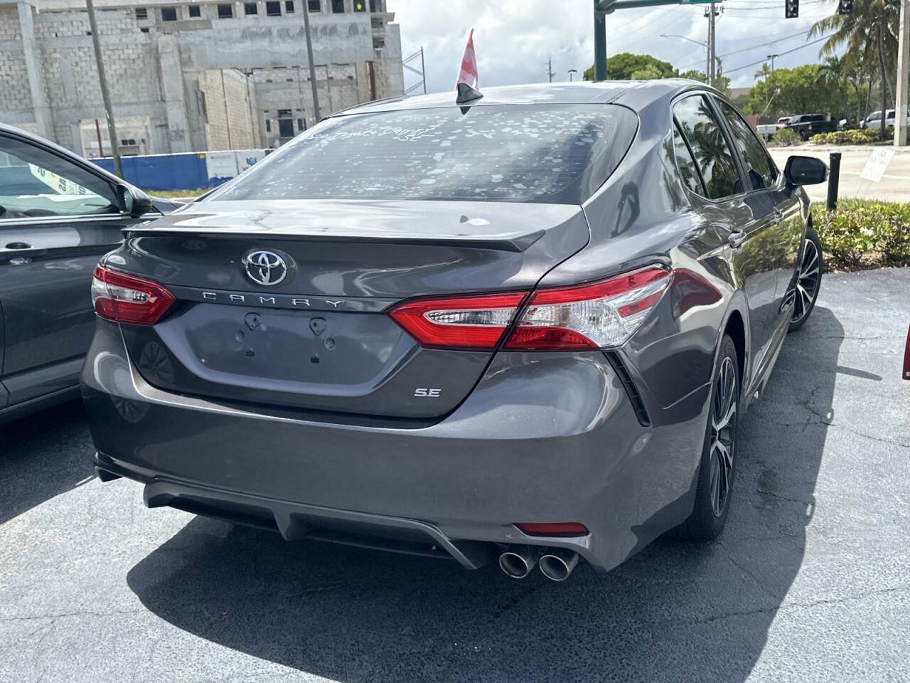 Used 2020 Toyota Camry SE FWD image 4