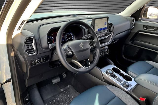 Used 2024 Ford Bronco Sport Outer Banks w/ Tech Package AWD/4WD image 17