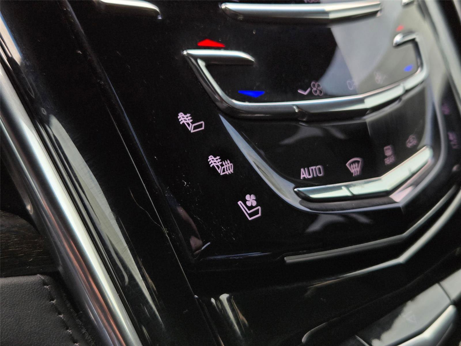 Used 2016 Cadillac Escalade Platinum AWD/4WD image 22