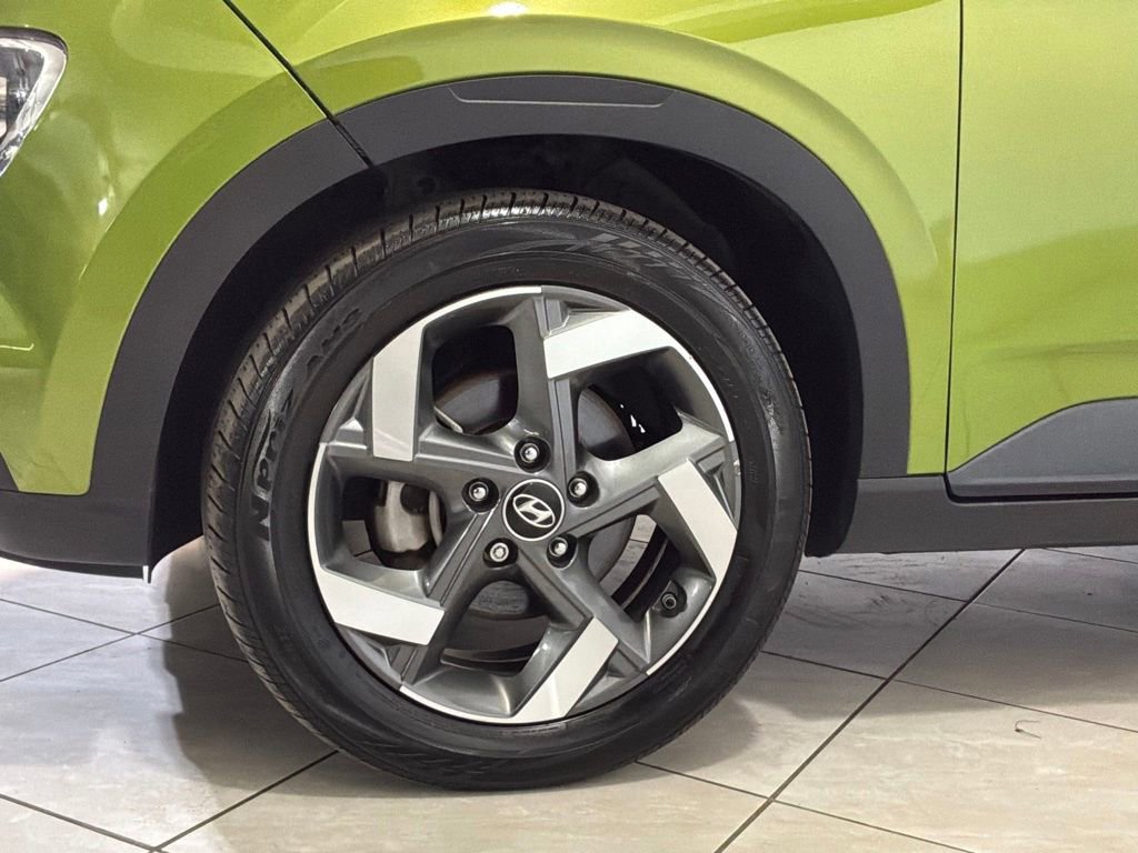 Used 2021 Hyundai Venue SEL image 15