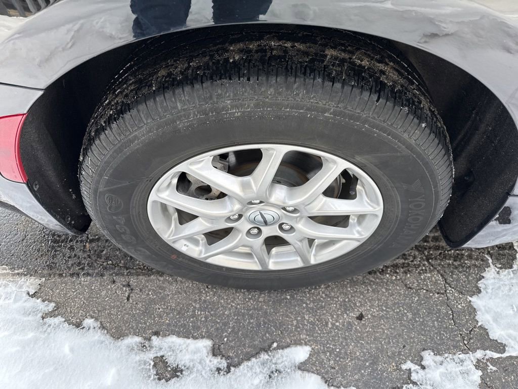 Used 2024 Chrysler Pacifica Touring-L image 12