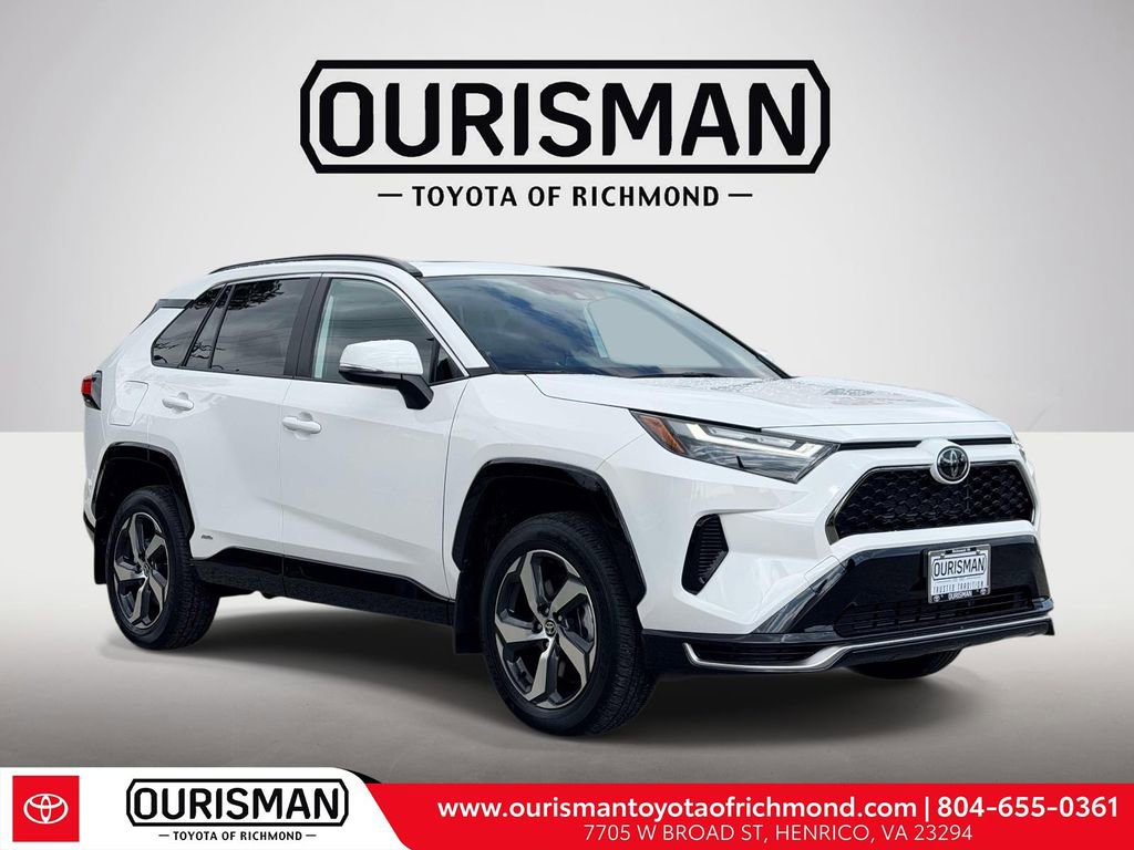Used 2025 Toyota RAV4 SE w/ Weather & Moonroof Package