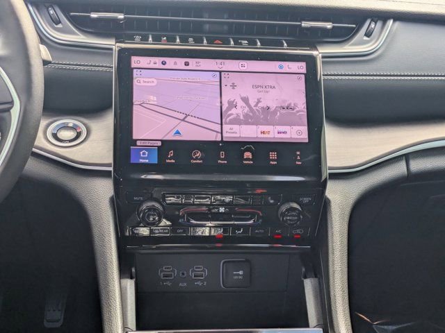New 2025 Jeep Grand Cherokee L Limited w/ Black Appearance Package AWD/4WD image 16