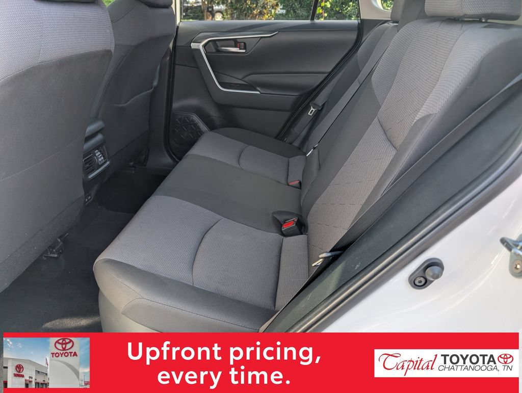 Used 2025 Toyota RAV4 XLE AWD/4WD image 11