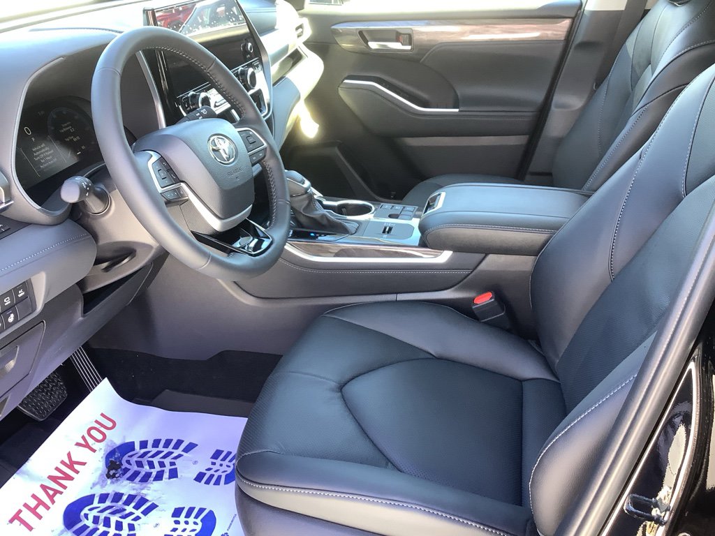 New 2026 Toyota Highlander Limited image 11