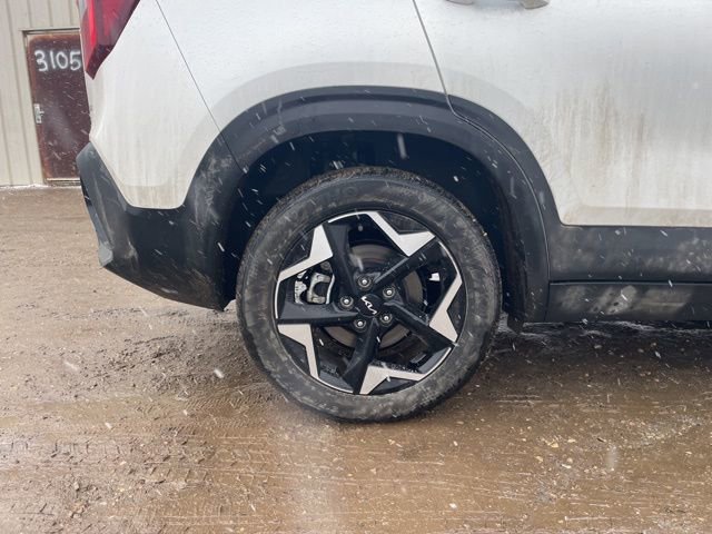 Used 2024 Kia Seltos EX image 9