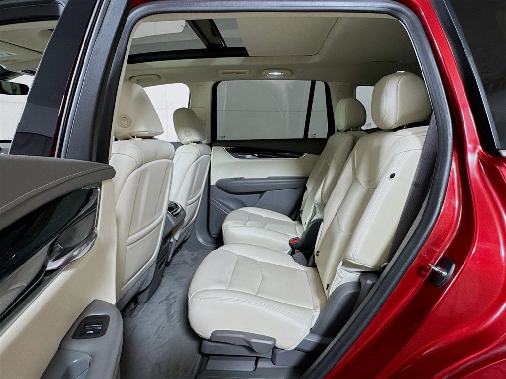 Used 2022 Cadillac XT6 Premium Luxury image 23