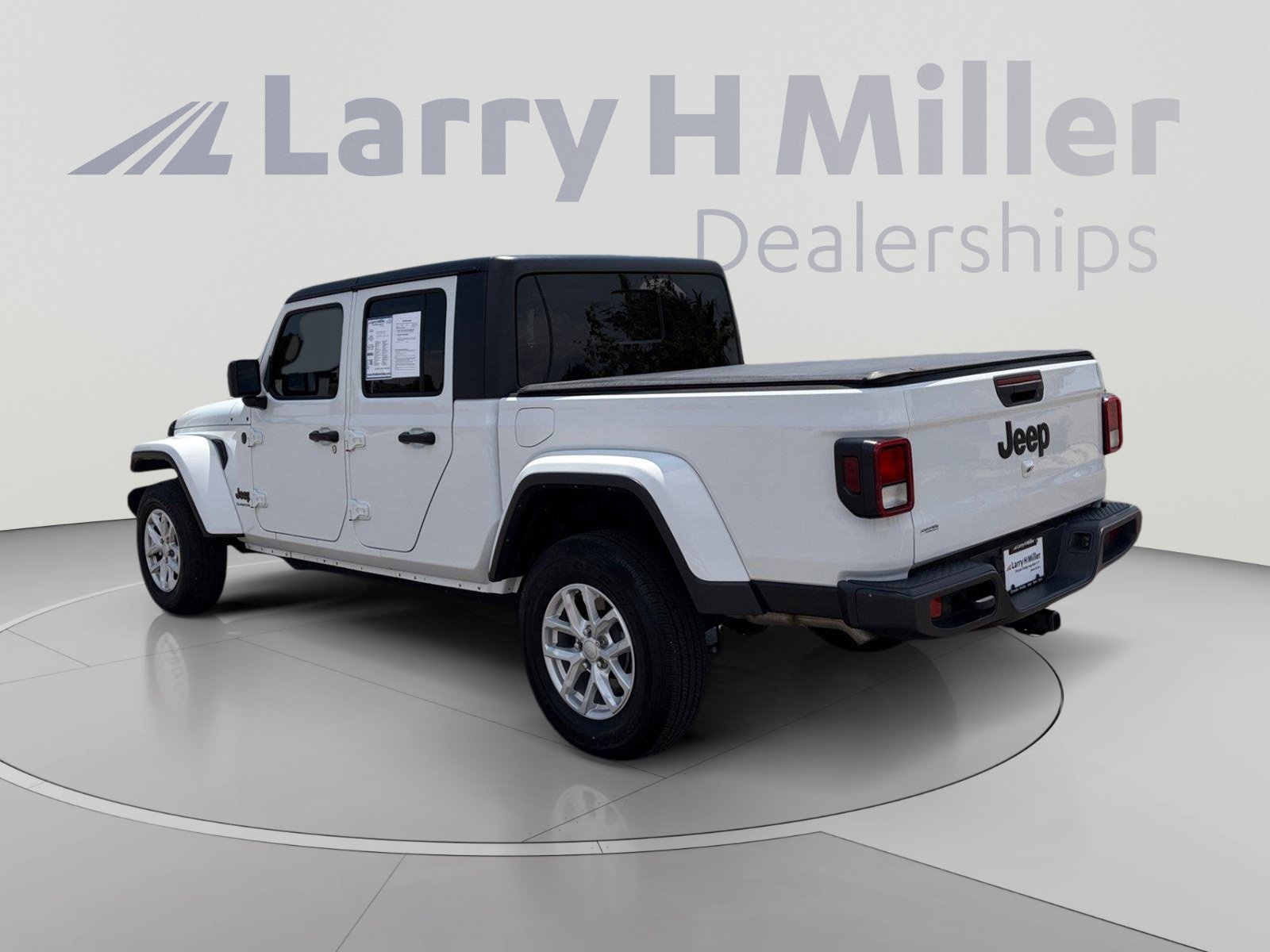 Used 2023 Jeep Gladiator Sport AWD/4WD image 4