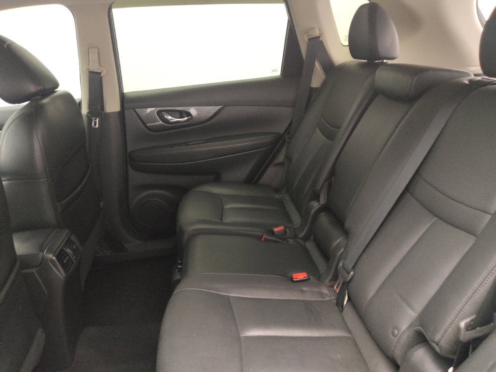 Used 2015 Nissan Rogue SL w/ SL Premium Package image 18