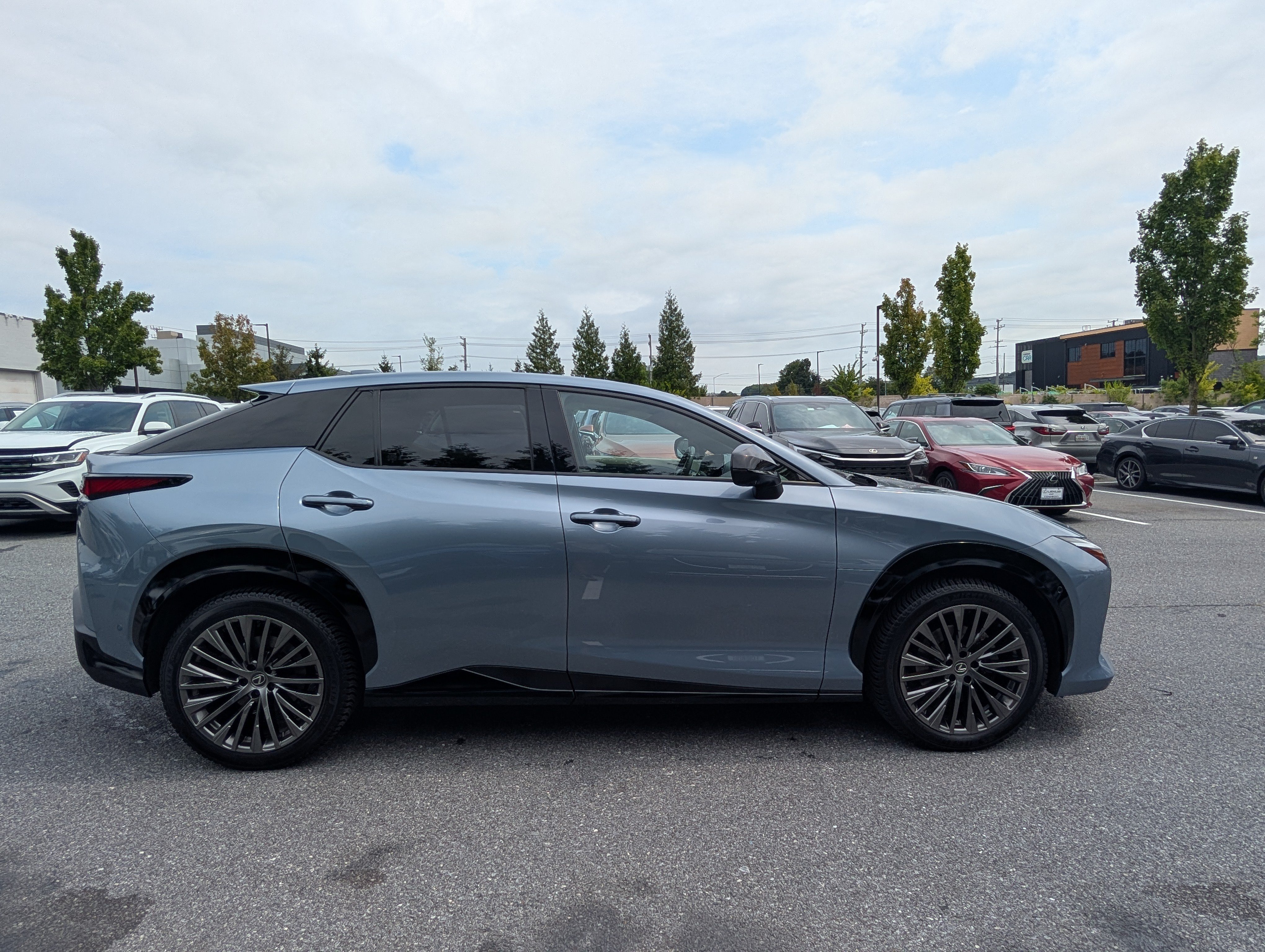 Used 2023 Lexus RZ 450e Premium w/ Accessory Package (2T) AWD/4WD image 2