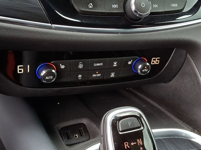 Used 2018 Buick Enclave Essence image 15
