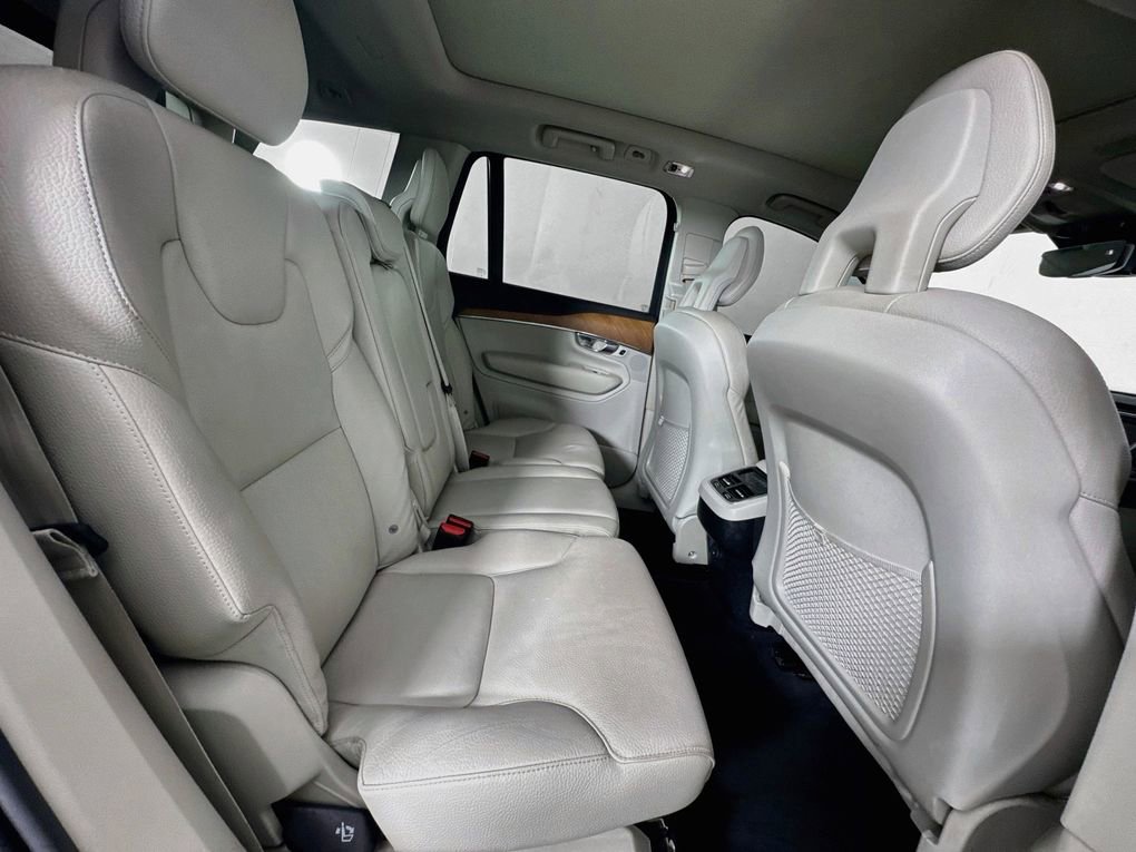 Used 2021 Volvo XC90 T6 Momentum w/ Climate Package AWD/4WD image 26