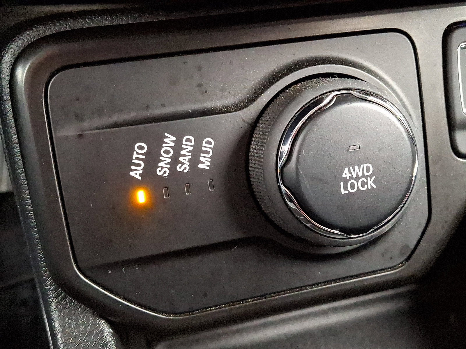 Used 2020 Jeep Renegade Latitude w/ Cold Weather Group image 22