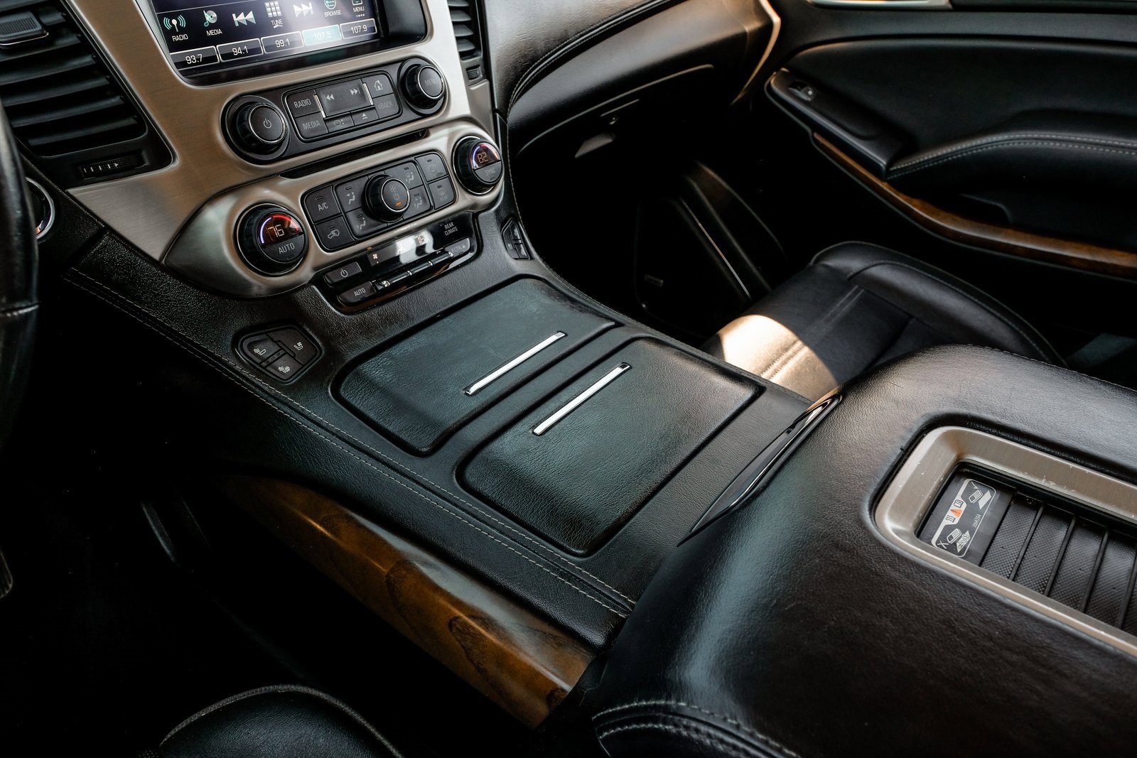 Used 2020 GMC Yukon Denali w/ Denali Ultimate Package image 27