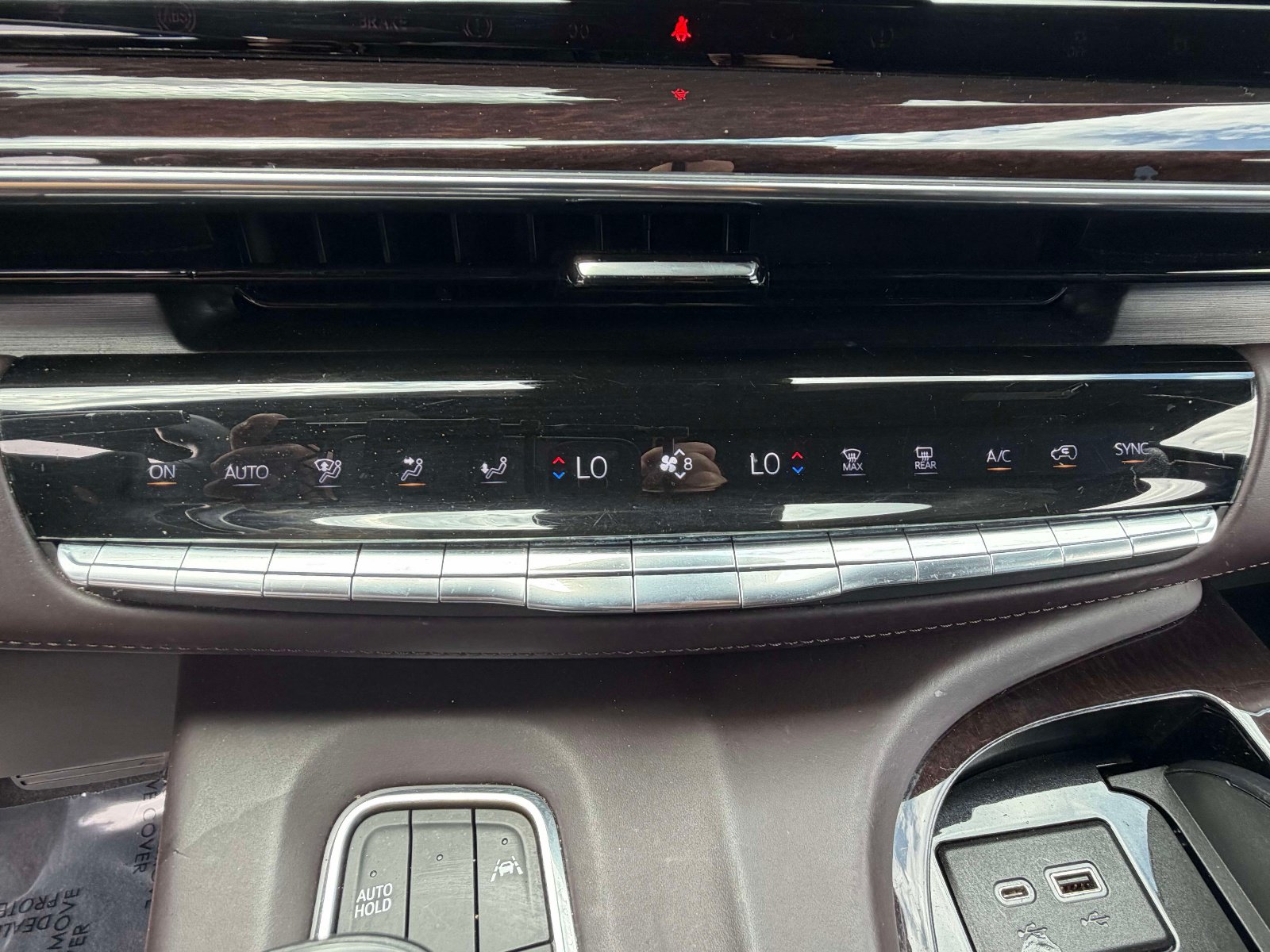 Certified 2022 Cadillac Escalade ESV Premium Luxury Platinum w/ LPO, Radiant Package AWD/4WD image 10