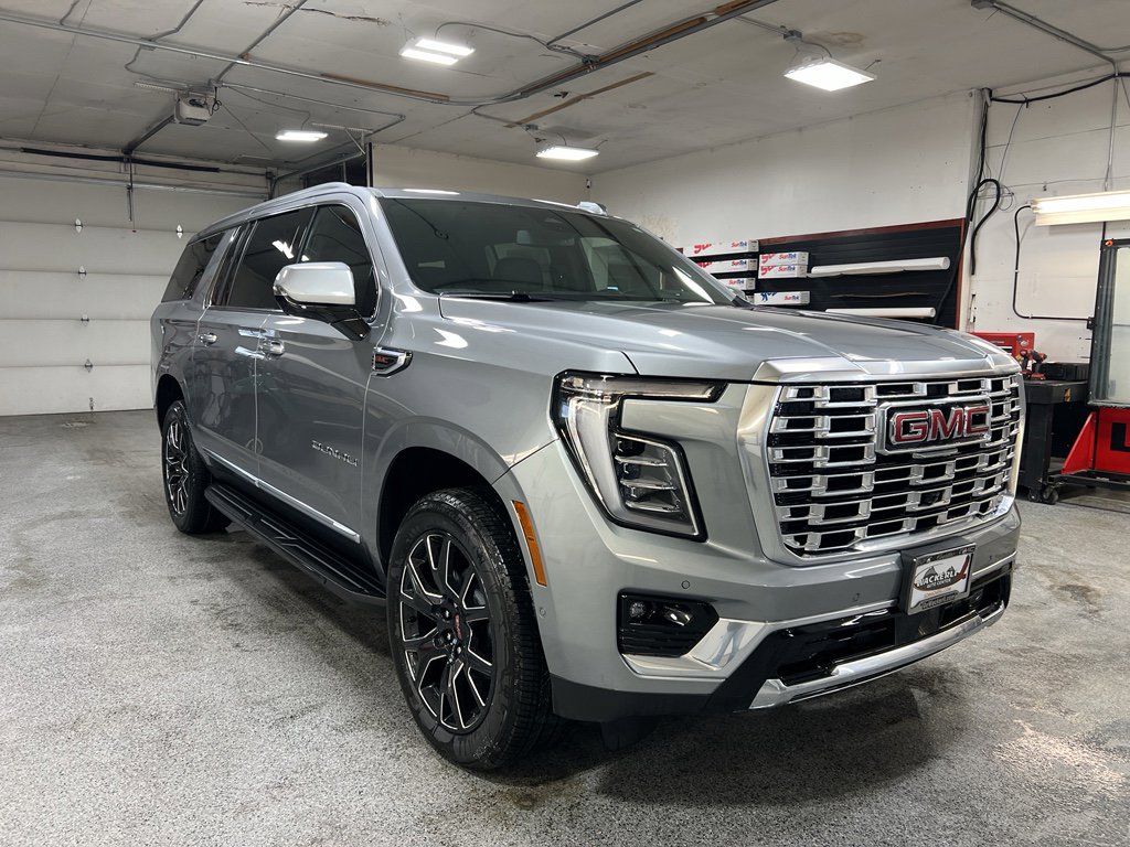 New 2026 GMC Yukon XL Denali w/ LPO, Floor Liner Package AWD/4WD image 7