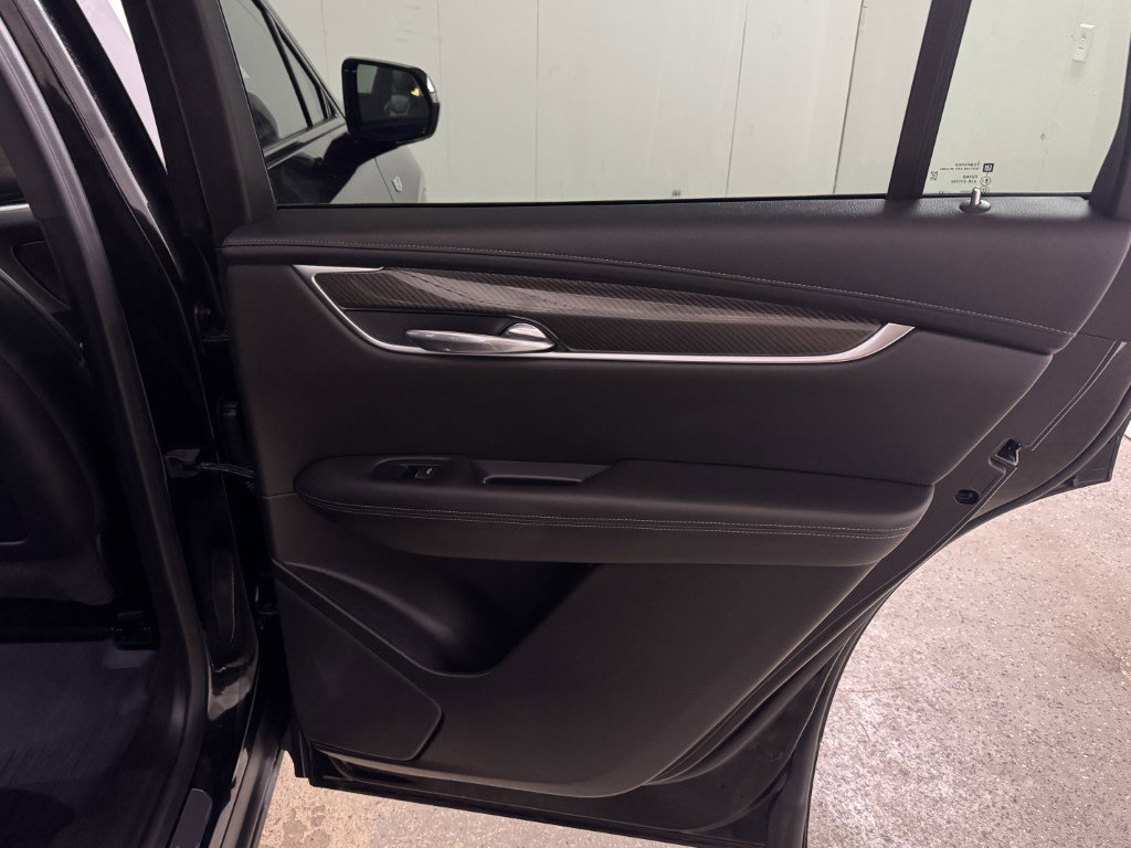 Used 2022 Cadillac XT6 Sport w/ Technology Package image 46