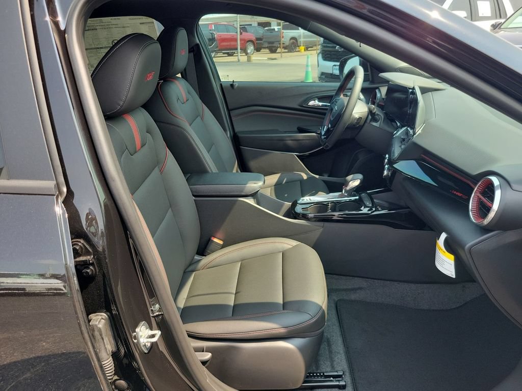 New 2026 Chevrolet Trax RS w/ Sunroof Package FWD image 28