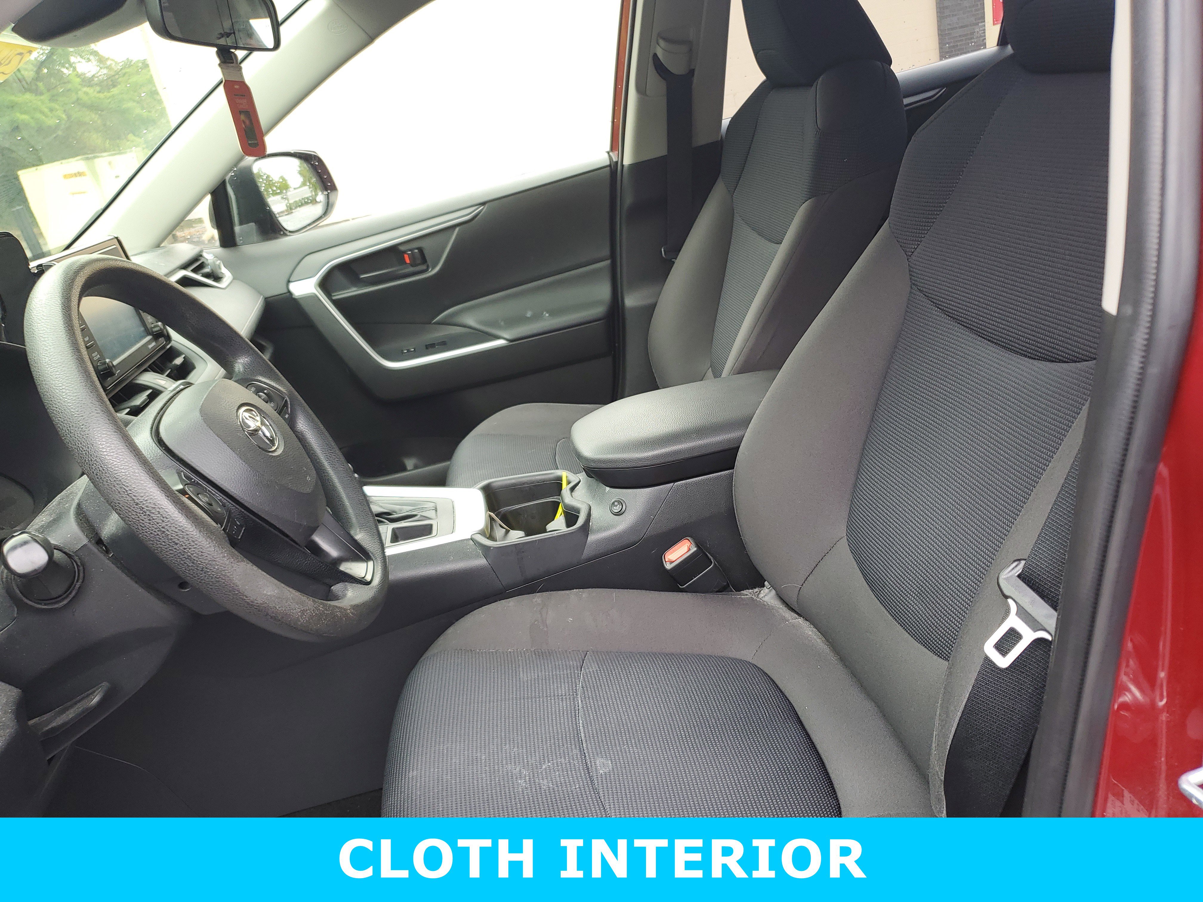 Used 2021 Toyota RAV4 LE image 21