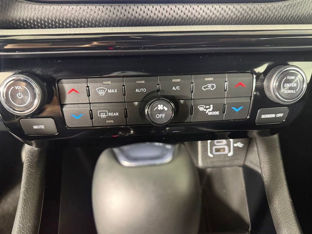 Used 2025 Jeep Compass Trailhawk w/ Trailhawk Elite Group AWD/4WD image 9