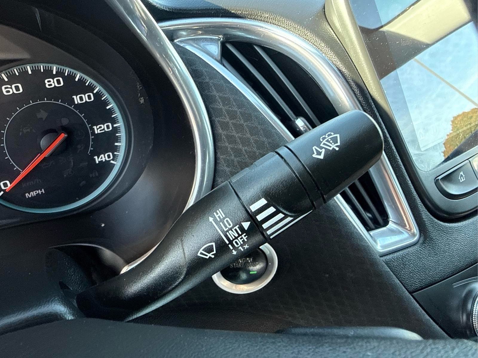 Used 2020 Chevrolet Malibu LT FWD image 27
